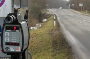 Polizeidirektion Flensburg: POL-FL: Schleswig - "Mit 103 durch Schleswig" : Raser gestoppt, effektive Laserpistole im Einsatz