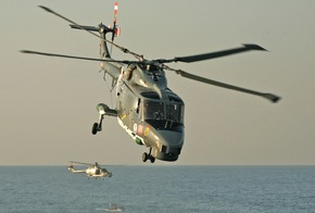 Deutsche Marine - Bilder der Woche: Marinehubschrauber vom Typ &quot;Sea Lynx&quot; schrecken auch Piraten ab