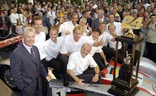 Audi AG: Siegesfeier bei Audi / Motorsport-Fans bejubeln den Le Mans-Erfolg