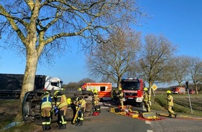 Polizei Coesfeld: POL-COE: Coesfeld, Stockum/ Auto kollidiert mit Baum