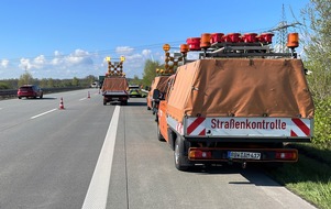 Polizeiinspektion Rotenburg: POL-ROW: ++ Bergung eines verunglückten Sattelzuges auf der A1 bereitet Schwierigkeiten - Polizei bittet um Geduld ++