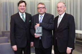 DFJV Deutscher Fachjournalisten-Verband: Dr. Werner Mussler erhält Deutschen Fachjournalisten-Preis 2011 (mit Bild)