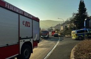 Feuerwehr Iserlohn: FW-MK: Einfamilienhaus durch Brandrauch unbewohnbar - Bewohner können sich selbst retten