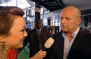 TELE 5: Bruce Willis geht in Köln 'Ab durch die Hecke'