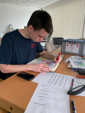 FW Dinslaken: Test der Notfallinformationspunkte in Dinslaken liefert wichtige Erkenntnisse