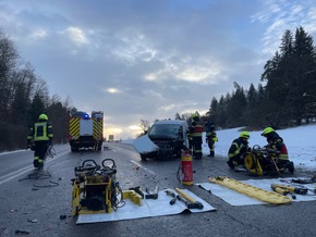 KFV-CW: Schwerer Verkehrsunfall auf der L 361 bei Nagold - Rettungshubschrauber bringt Schwerverletzten ins Krankenhaus