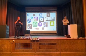 Polizeidirektion L&uuml;beck: POL-HL: HL_St. J&uuml;rgen / Gelungene Pr&auml;ventionsveranstaltung "Sicher@ Smart - Gemeinsam f&uuml;r mehr Medienkompetenz"