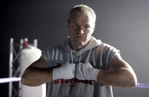 Syfy: Ring frei: "SciFight" mit Uwe Boll / Der polarisierende Regisseur stellt sich seinen Kritikern und Fans im Live-Chat des Senders Sci Fi