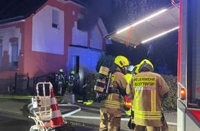 Feuerwehr Bottrop: FW-BOT: Wohnungsbrand in Doppelhaushälfte