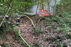 Feuerwehr Stuttgart: FW Stuttgart: Brand in Stuttgarter Waldgebiet