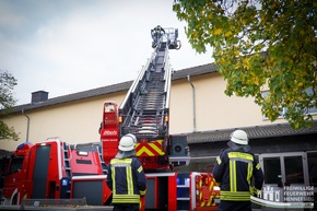 FW Hennef: Lehrgang für Drehleiter - Maschinisten bei der Feuerwehr Hennef