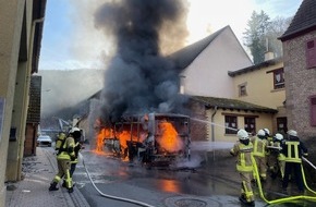 Polizeidirektion Kaiserslautern: POL-PDKL: Bus in Brand geraten