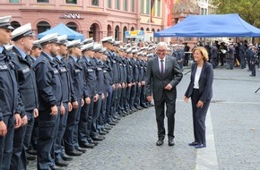 Hochschule der Polizei: HDP-RP: 485 Polizeikommissaranwärterinnen und -anwärter feierlich vereidigt