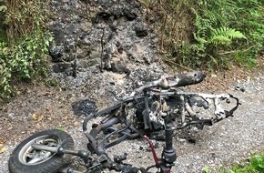 Polizei Mettmann: POL-ME: Ausgebranntes Zweirad im Bereich Diekermühle aufgefunden - Haan - 2108044