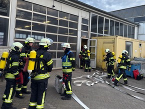 FW-AUR: Feuerwehren und THW gemeinsam bei &Uuml;bung gefordert