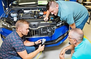 Skoda Auto Deutschland GmbH: SKODA AUTO bildet Belegschaft für Anforderungen der Elektromobilität aus (FOTO)