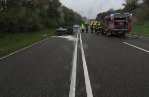 Polizeidirektion Wittlich: POL-PDWIL: Zusammenstoß zweier Pkw auf der B 51 bei Reuth