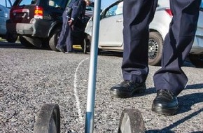 Polizei Rhein-Erft-Kreis: POL-REK: Fahrradfahrerin schwerverletzt - Wesseling