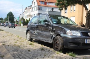 Polizeiinspektion Hildesheim: POL-HI: Vorfahrtmissachtung fordert zwei Leichtverletzte