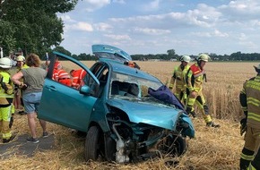 Feuerwehr Meerbusch: FW Meerbusch: Schwerer Verkehrsunfall mit eingeklemmter Person