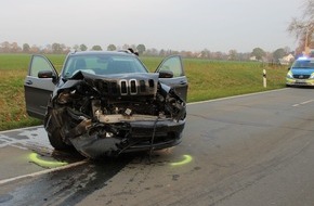 Polizei Minden-Lübbecke: POL-MI: Auto schleudert in Gegenverkehr