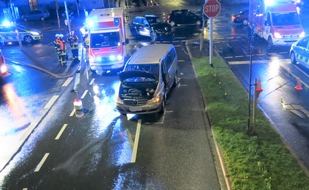 Polizei Düren: POL-DN: Drei Verletzte nach Unfall auf Kreuzung