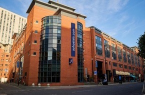 a&o HOTELS and HOSTELS: a&o Hostels expandiert weiter und erwirbt zwei Hotels in Manchester
