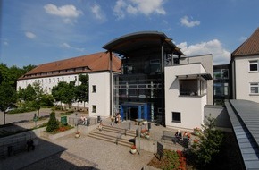 Asklepios Kliniken GmbH & Co. KGaA: Zweitmeinung eingebaut bei Schilddrüsenerkrankungen / Vier Augen sehen mehr