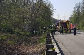 Feuerwehr Gelsenkirchen: FW-GE: Pkw Unfall auf der Bundesautobahn A 52 fordert eine schwerverletzte Person