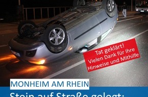 Polizei Mettmann: POL-ME: Überschlag nach Zusammenstoß mit einem Stein auf der Rheinpromenade: Polizei ermittelt Tatverdächtige - Monheim am Rhein - 2204121