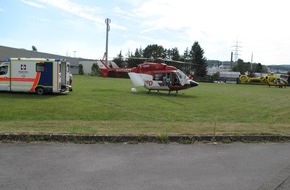 Feuerwehr der Stadt Arnsberg: FW-AR: Sechs Verletzte bei Gefahrgutunfall in Bruchhausen