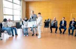 Laverana GmbH: Hannovers Schulen sammeln fast 11.000 Elektroteile / Realschule Misburg triumphiert beim 7. E-Waste Race