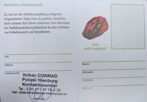POL-NI: Nienburg/Haßbergen - Fahrradprüfung für die Viertklässler der Grundschule in Haßbergen (Teil 6)