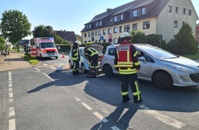 Freiwillige Feuerwehr Gemeinde Schiffdorf: FFW Schiffdorf: Vier verletzte Personen bei Auffahrunfall