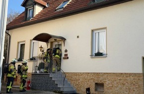 Feuerwehr Weinheim: FW Weinheim: Rauchwarnmelder sorgt f&uuml;r Einsatz in Hohensachsen - Weinheimer Feuerwehr unterst&uuml;tzt bei Dachstuhlbrand in Edingen Neckarhausen