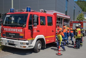 FW-OE: Großalarm in Meggen - Gemeinschaftsübung der Jugendfeuerwehren des Kreises Olpe