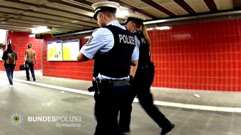 Bundespolizeidirektion München: Bundespolizeidirektion München: Körperverletzung und Beleidigung am Ostbahnhof / Rassistische Beleidigungen gegen Restaurantbesucher