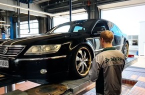 Polizeipr&auml;sidium Nordhessen: POL-KS: Fortgesetzte Kontrollen der AG Poser: Zwei verkehrsuntaugliche Fahrzeuge sichergestellt, elf "Raser" erwartet Fahrverbot