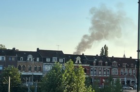 Feuerwehr Mülheim an der Ruhr: FW-MH: Zwei Rauchsäulen über dem Mülheimer Stadtgebiet