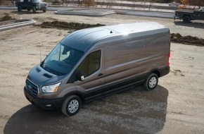 Ford präsentiert den neuen E-Transit - erste voll-elektrische Variante der global erfolgreichen Nutzfahrzeug-Modellreihe