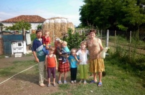 Pro Adelphos: Saatgut für Osteuropa - Pro Adelphos hilft bedürftigen Familien