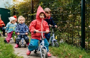 DVAG Deutsche Vermögensberatung AG: Wie gut ist mein Kind abgesichert? Wer haftet in Kita, Kindergarten oder Hort?
