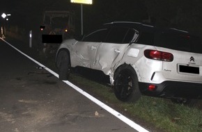 Polizei Minden-Lübbecke: POL-MI: Traktor schiebt zwei Fahrzeuge zusammen - Fahrer flüchtete