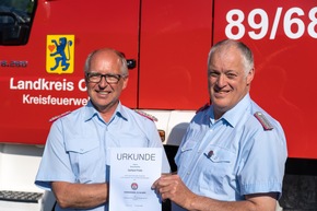 FW Flotwedel: Übergabe eines neuen Feuerwehrfahrzeuges an die Ortsfeuerwehr Eicklingen - Gerhard Fricke mit Ehrenzeichen des Landesfeuerwehrverbandes ausgezeichnet