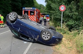 Feuerwehr Wetter (Ruhr): FW-EN: PKW landet auf dem Dach