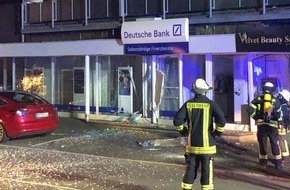 Polizei Rheinisch-Bergischer Kreis: POL-RBK: Rösrath - Täter nach Geldautomatensprengung flüchtig