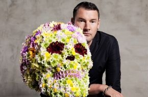 Blumenbüro: Geniales Floral-Design: Der "Chrysanthemum-Skull by Michael Michalsky" (BILD)