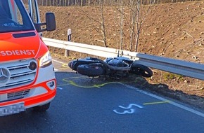 Kreispolizeibehörde Oberbergischer Kreis: POL-GM: 010321-149: Motorradfahrer kollidiert mit Leitplanke