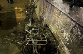 Polizei Aachen: POL-AC: Brand eines Motorrollers - Kripo ermittelt