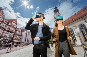 Stadt Celle Tourismus: VR-Stadtführungen in die Vergangenheit:  Virtuelle Szenen ermöglichen Blick in die Geschichte der Residenzstadt Celle